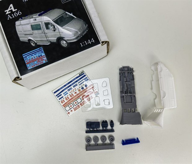 72model - Грузовой автофургон 1:144